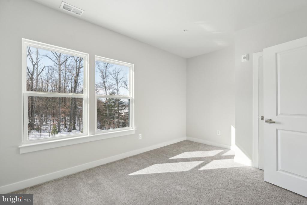 21460 MOUNT STERLING TERRACE 201