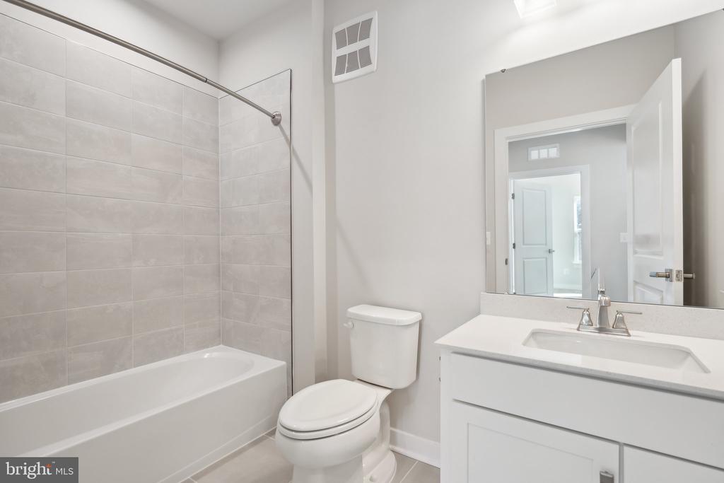 21460 MOUNT STERLING TERRACE 201