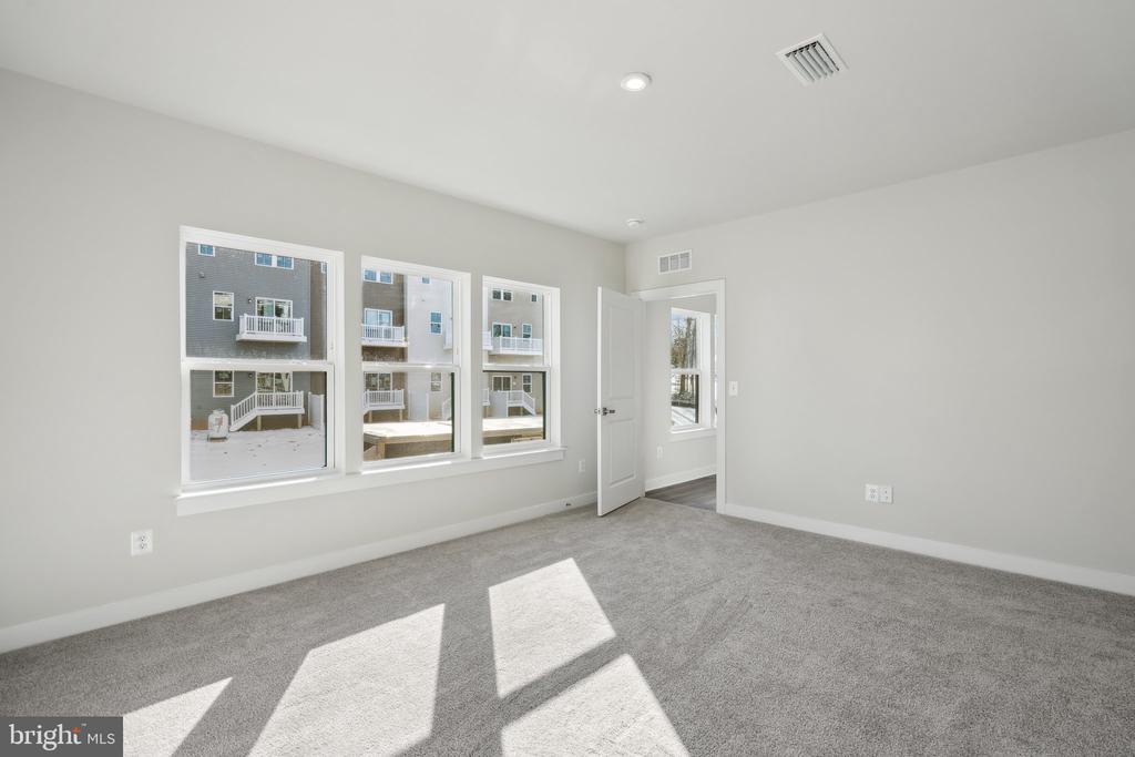 21460 MOUNT STERLING TERRACE 201