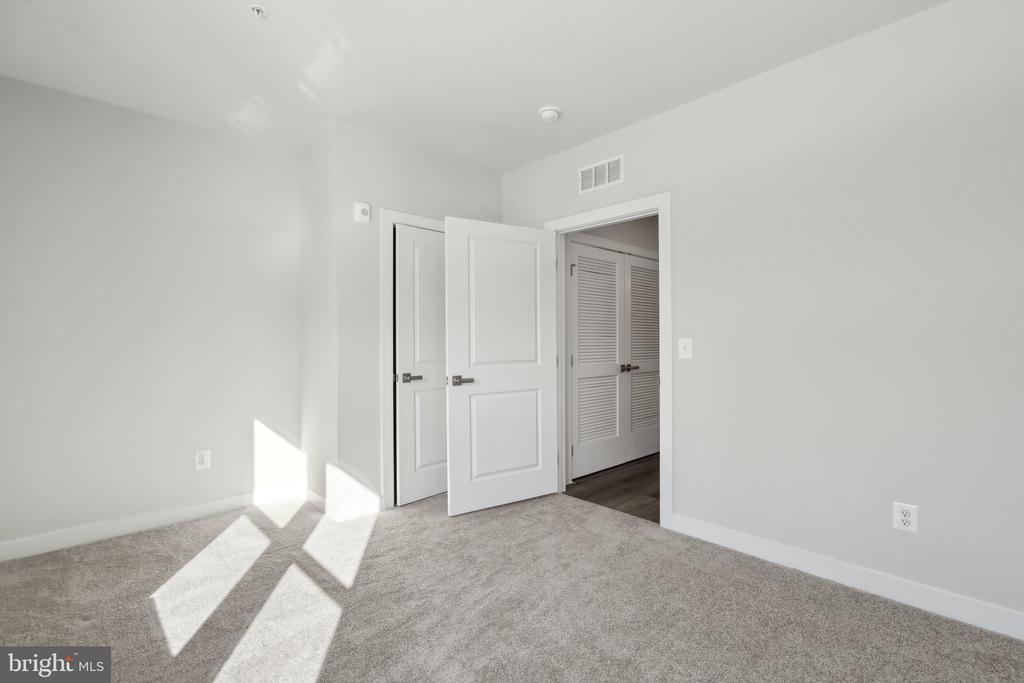 21460 MOUNT STERLING TERRACE 201