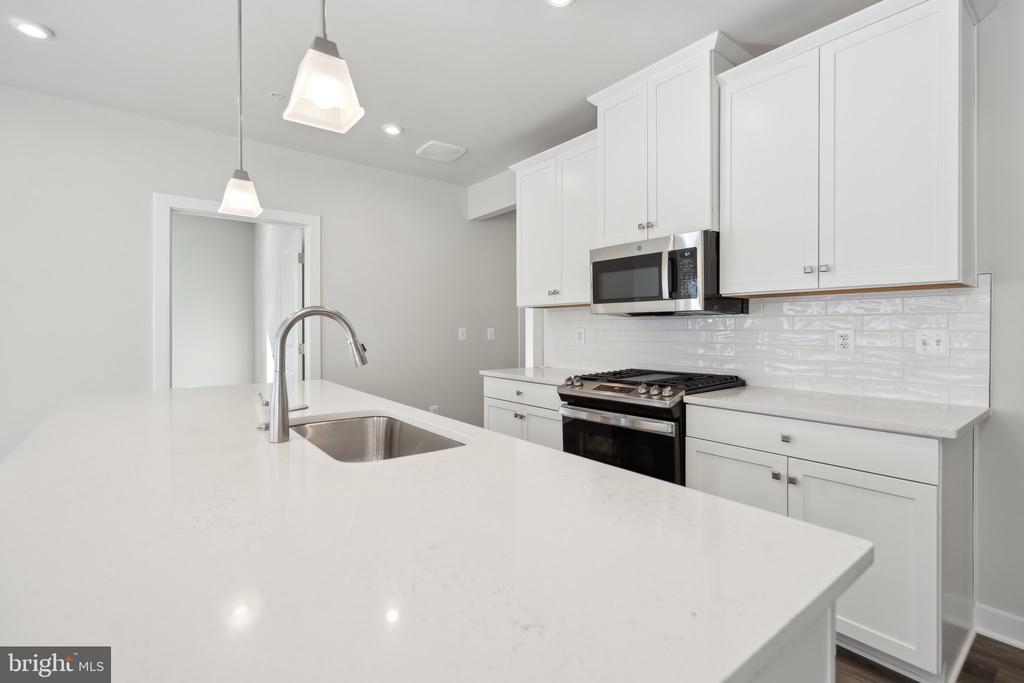 21460 MOUNT STERLING TERRACE 201