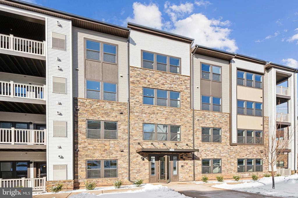 21460 MOUNT STERLING TERRACE 201