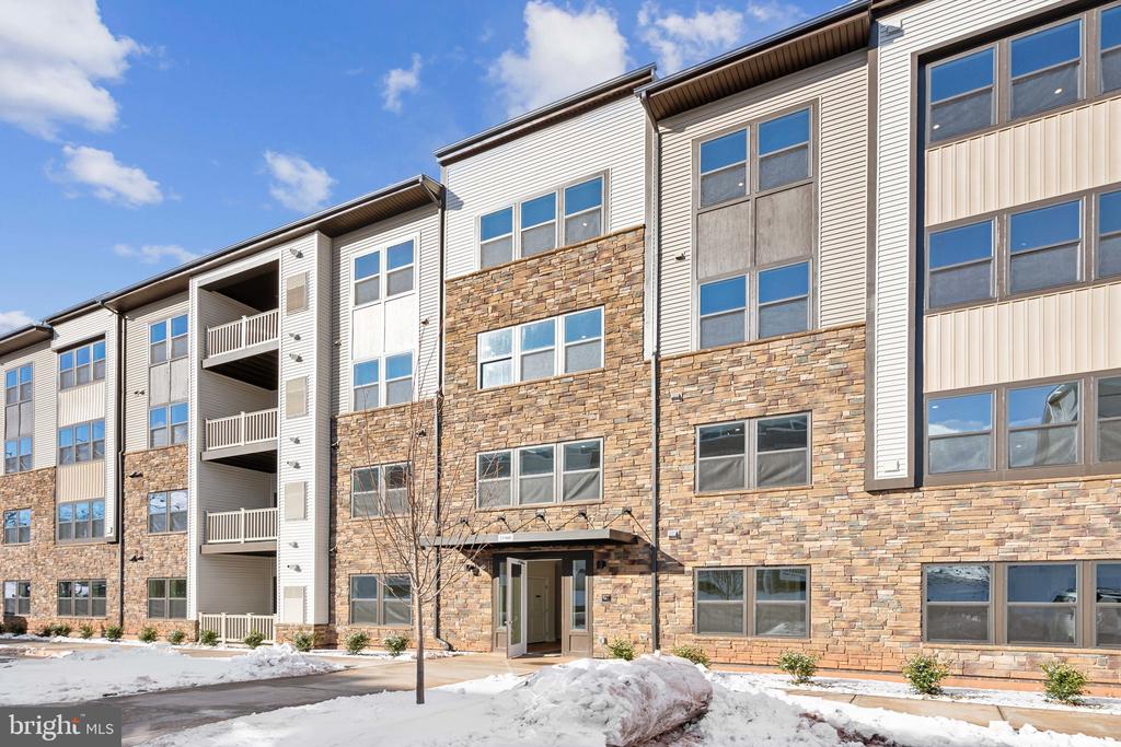 21460 MOUNT STERLING TERRACE 201