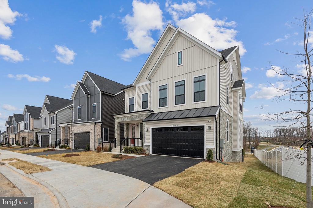 22980 RUNNING WHISPER COURT