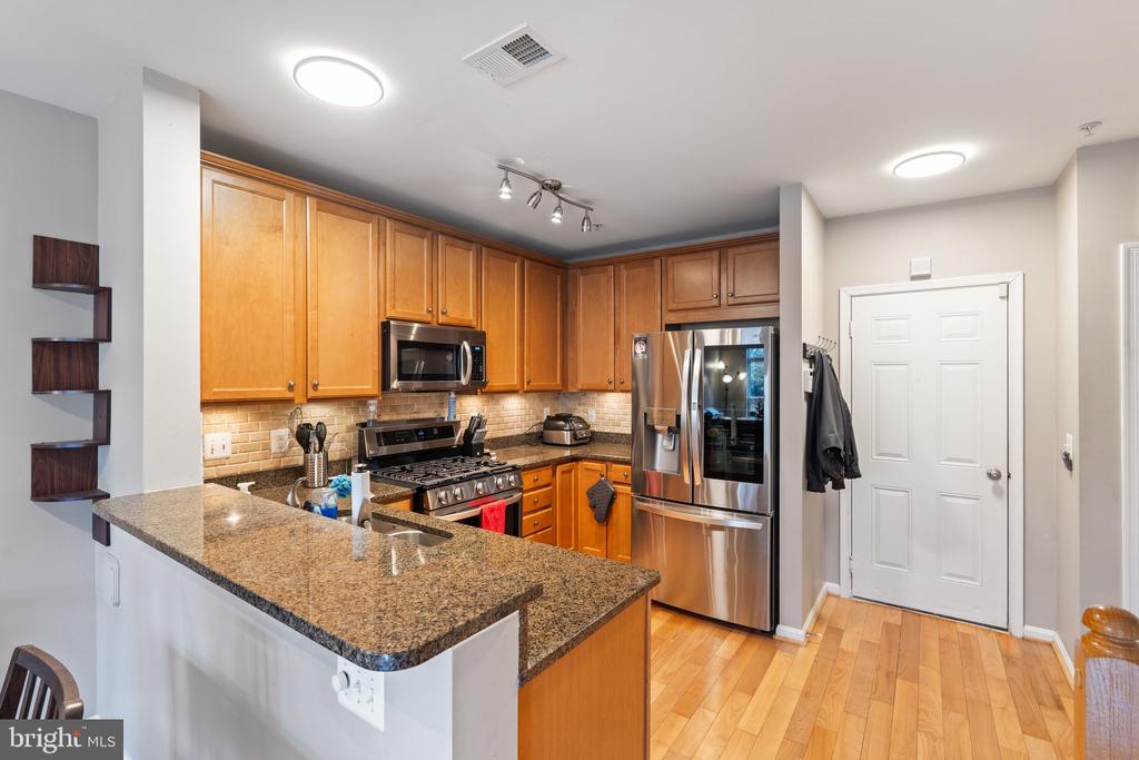 22764 FERNCREST TERRACE