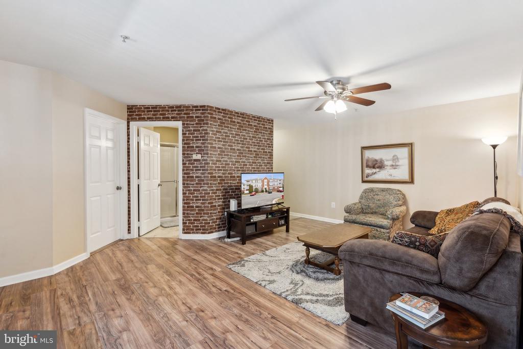 635 CONSTELLATION SQUARE SE G
