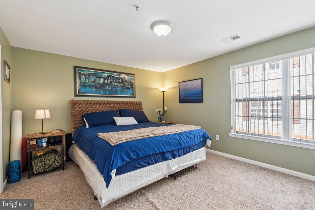 635 CONSTELLATION SQUARE SE G