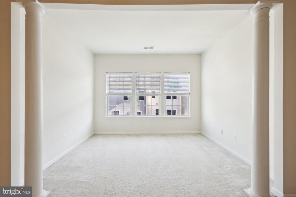 41509 SAGEFIELD SQUARE