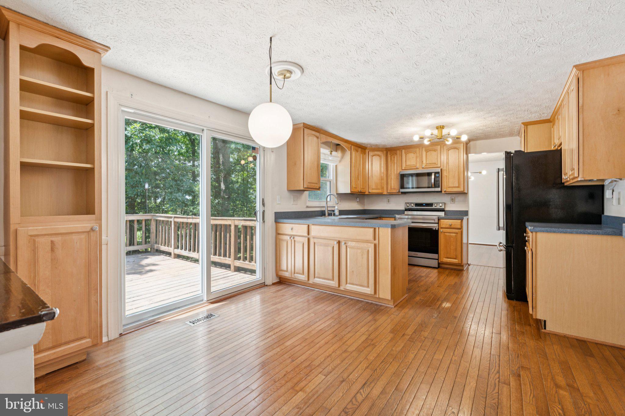 115 S DICKENSON AVENUE