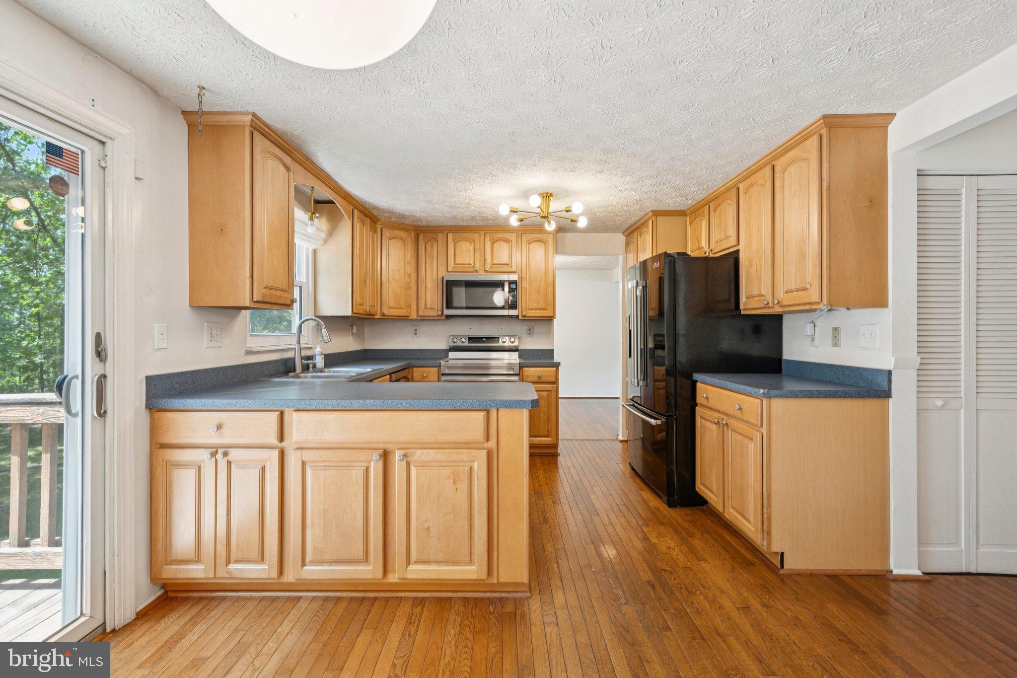 115 S DICKENSON AVENUE