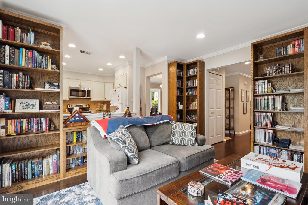 7 MCCARTY COURT