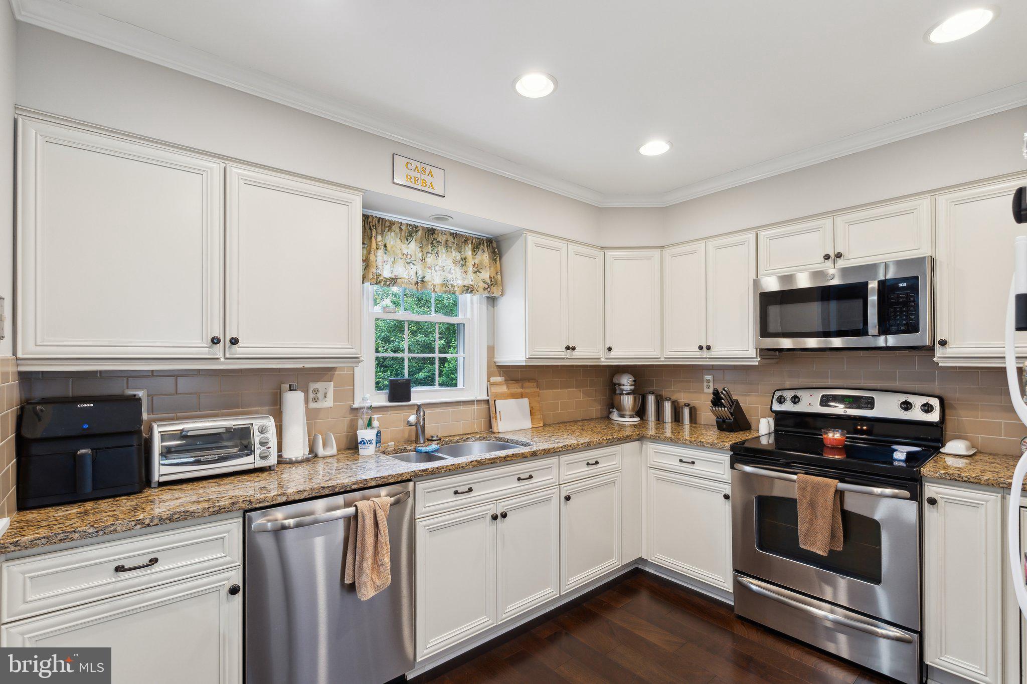 7 MCCARTY COURT