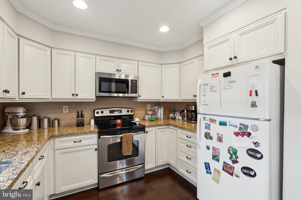7 MCCARTY COURT