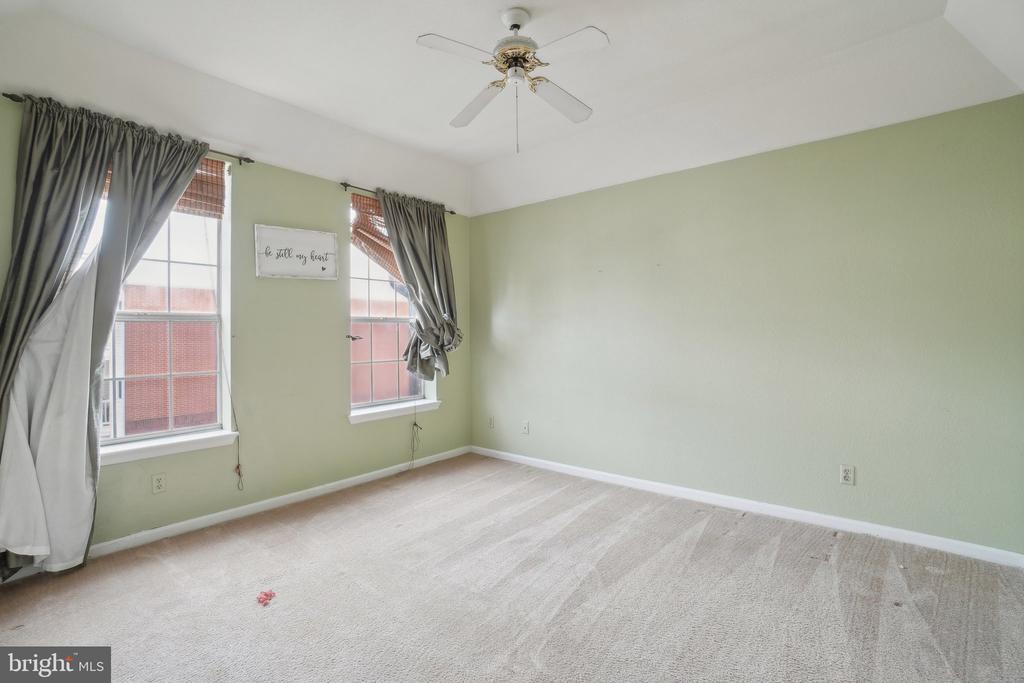 660 GATEWAY DRIVE SE 109