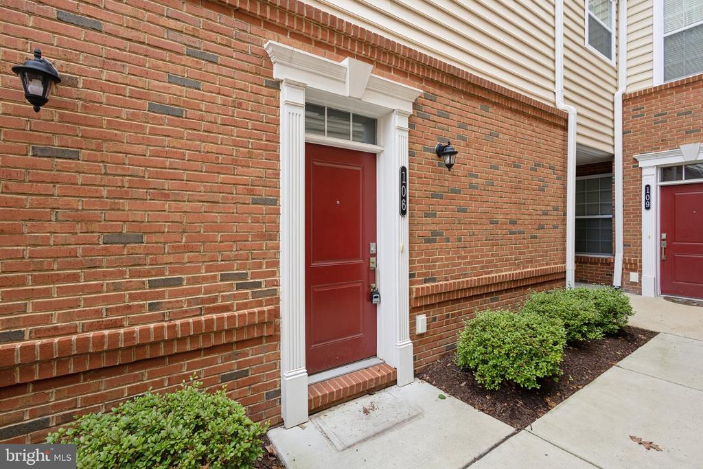 23235 MILLTOWN KNOLL SQUARE 106
