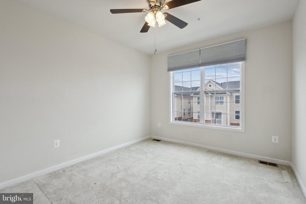 23235 MILLTOWN KNOLL SQUARE 106