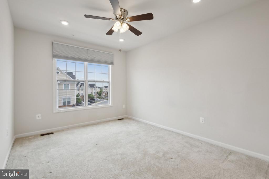 23235 MILLTOWN KNOLL SQUARE 106