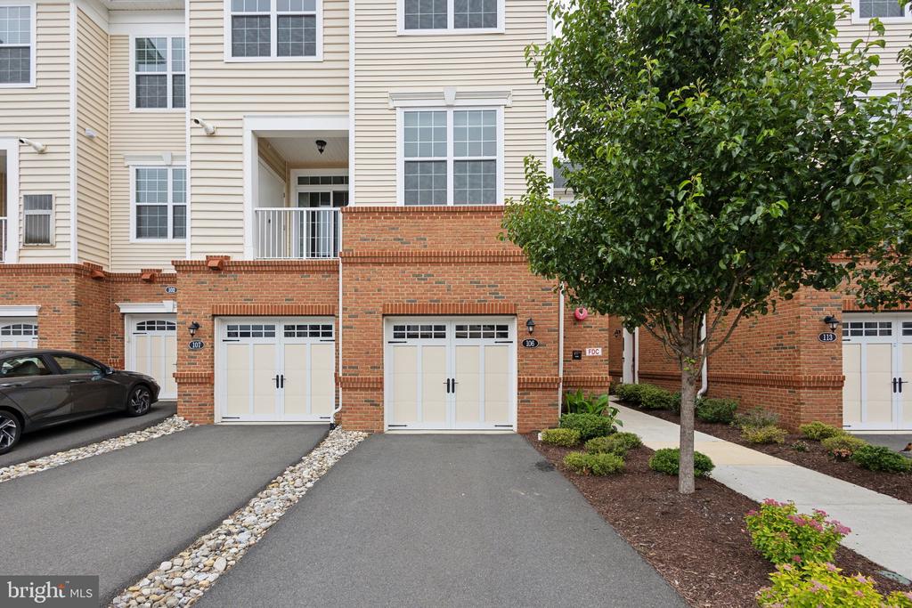 23235 MILLTOWN KNOLL SQUARE 106