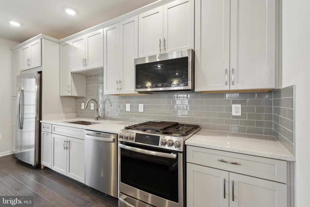 23235 MILLTOWN KNOLL SQUARE 106