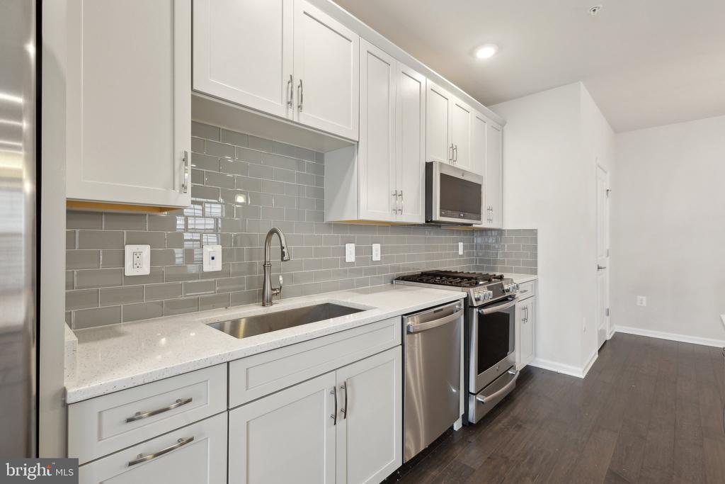 23235 MILLTOWN KNOLL SQUARE 106