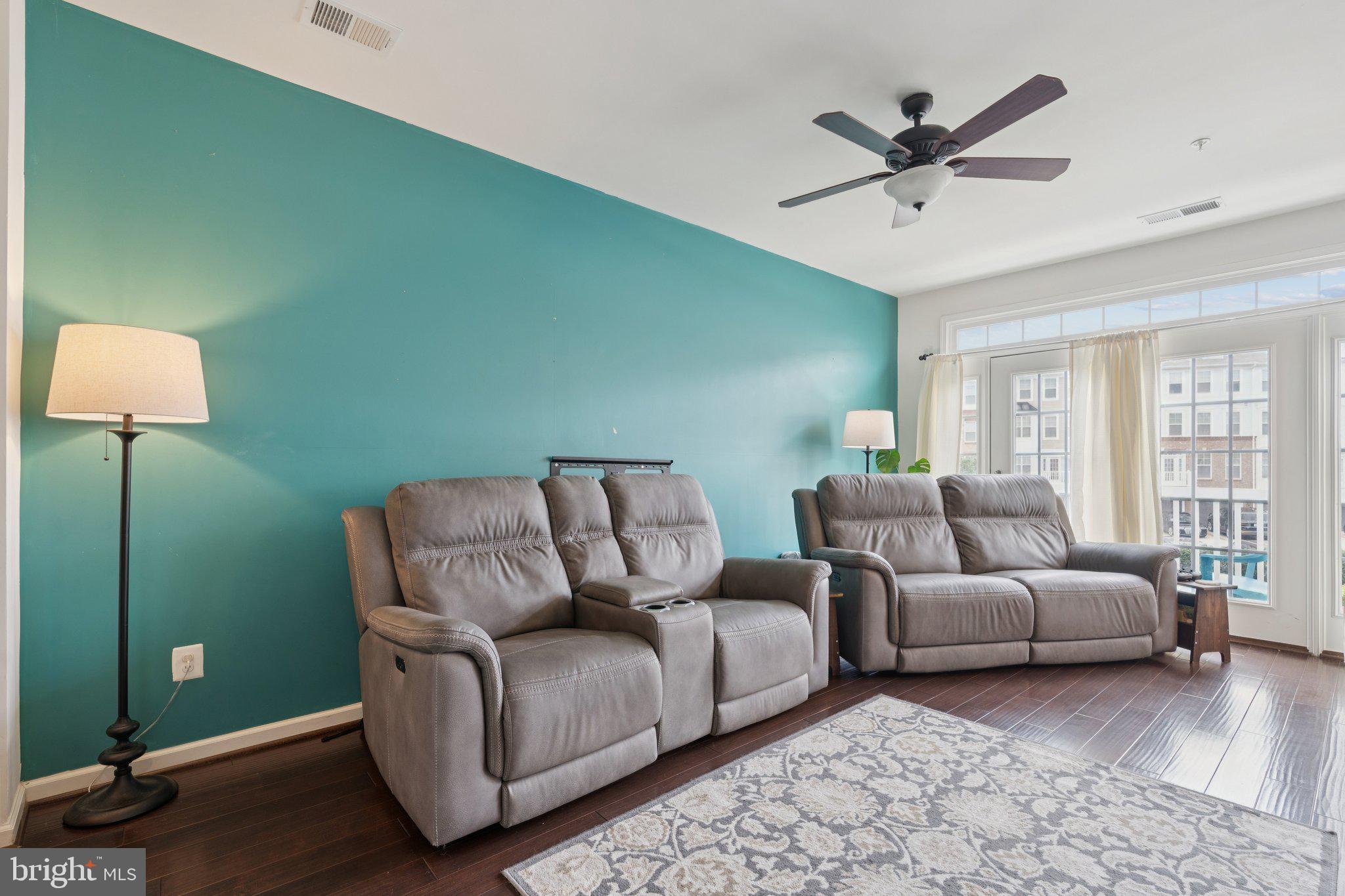 42227 CANARY GRASS SQUARE