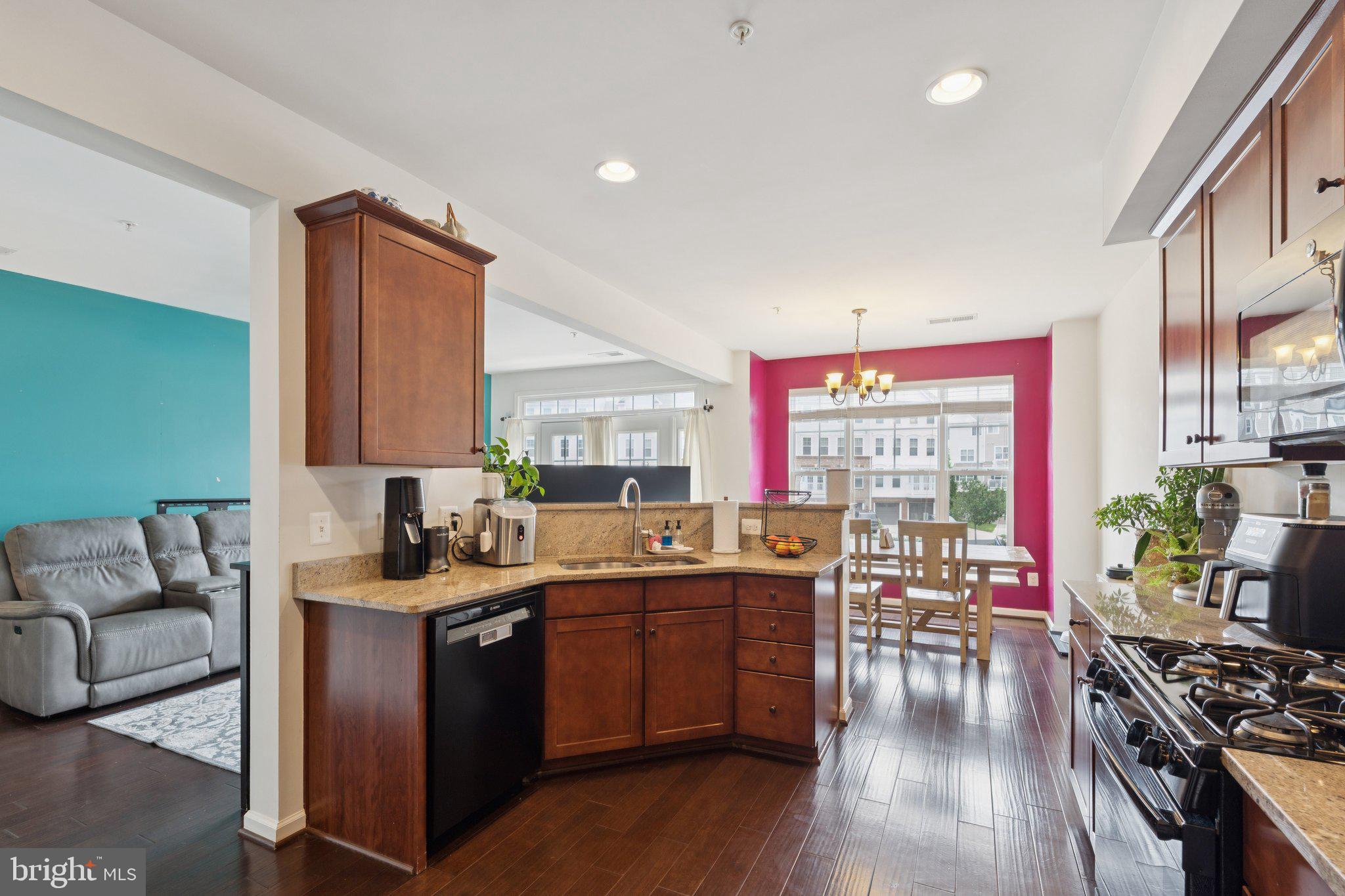 42227 CANARY GRASS SQUARE