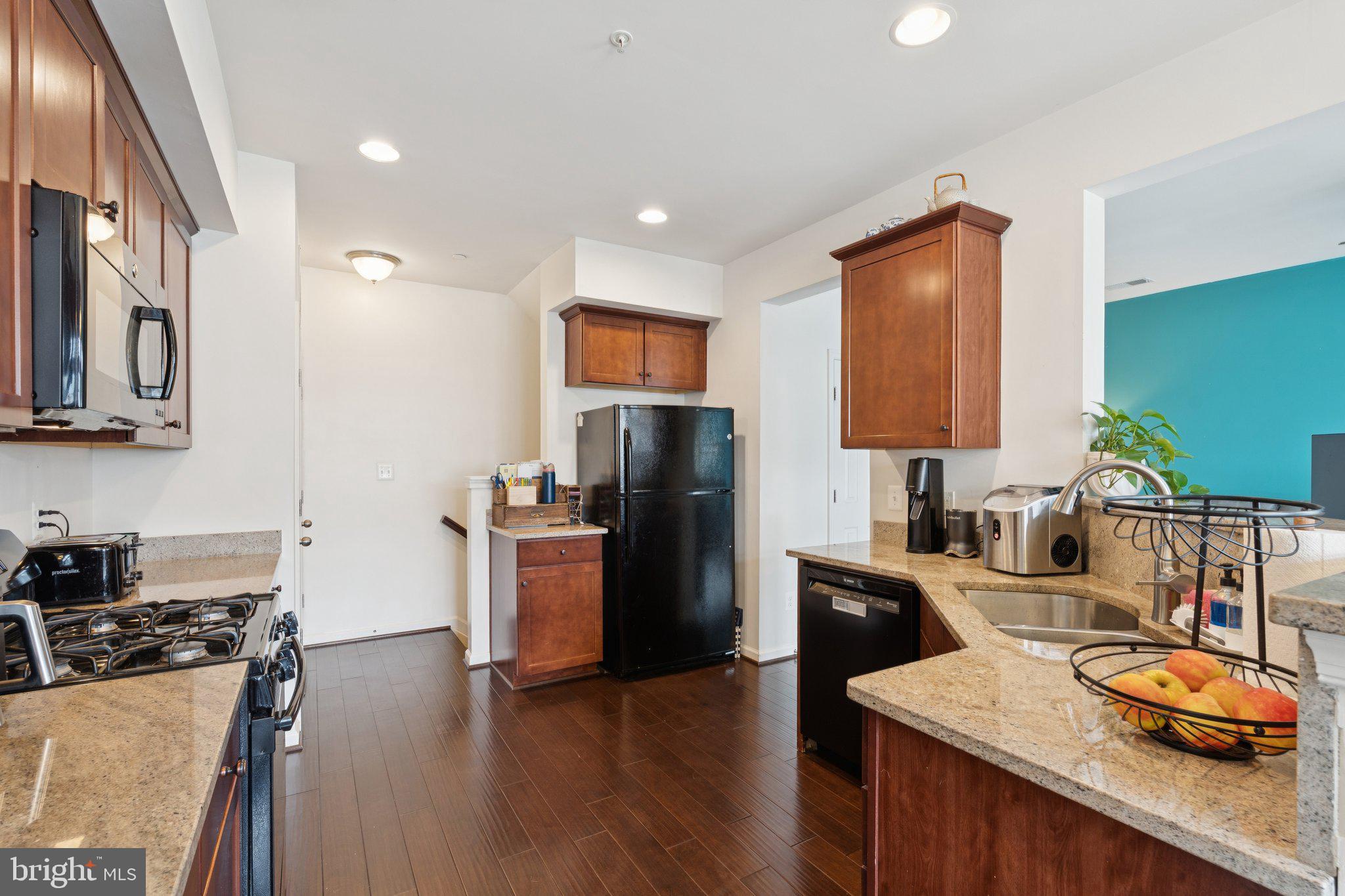 42227 CANARY GRASS SQUARE