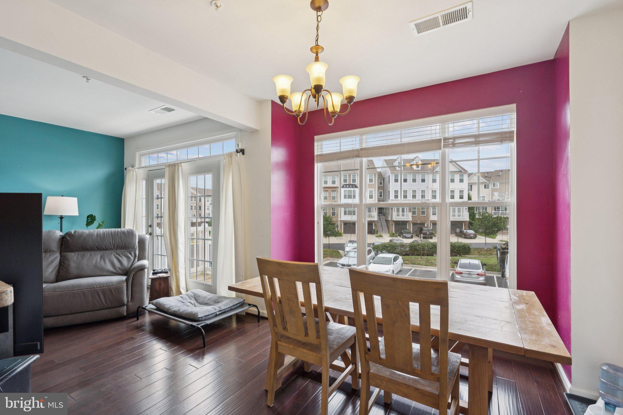 42227 CANARY GRASS SQUARE