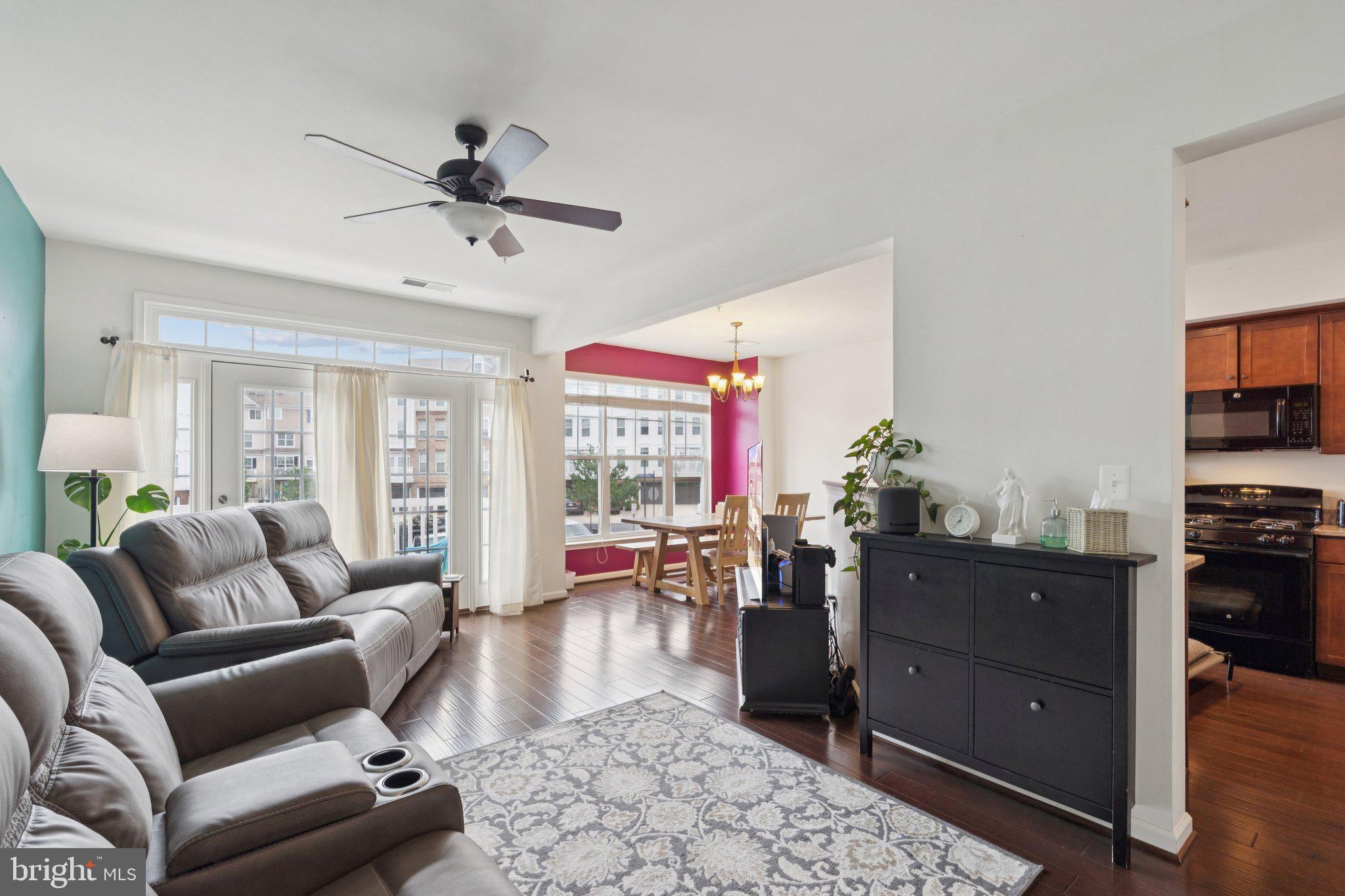 42227 CANARY GRASS SQUARE