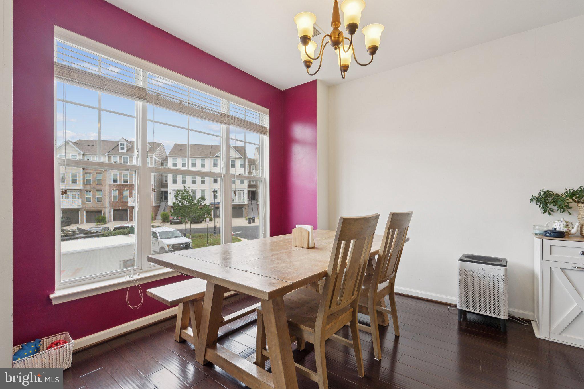 42227 CANARY GRASS SQUARE