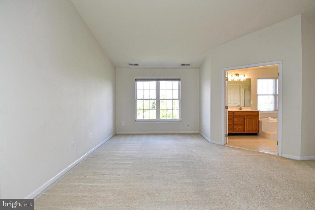 25240 LYON TERRACE