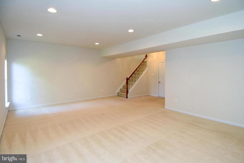 25240 LYON TERRACE