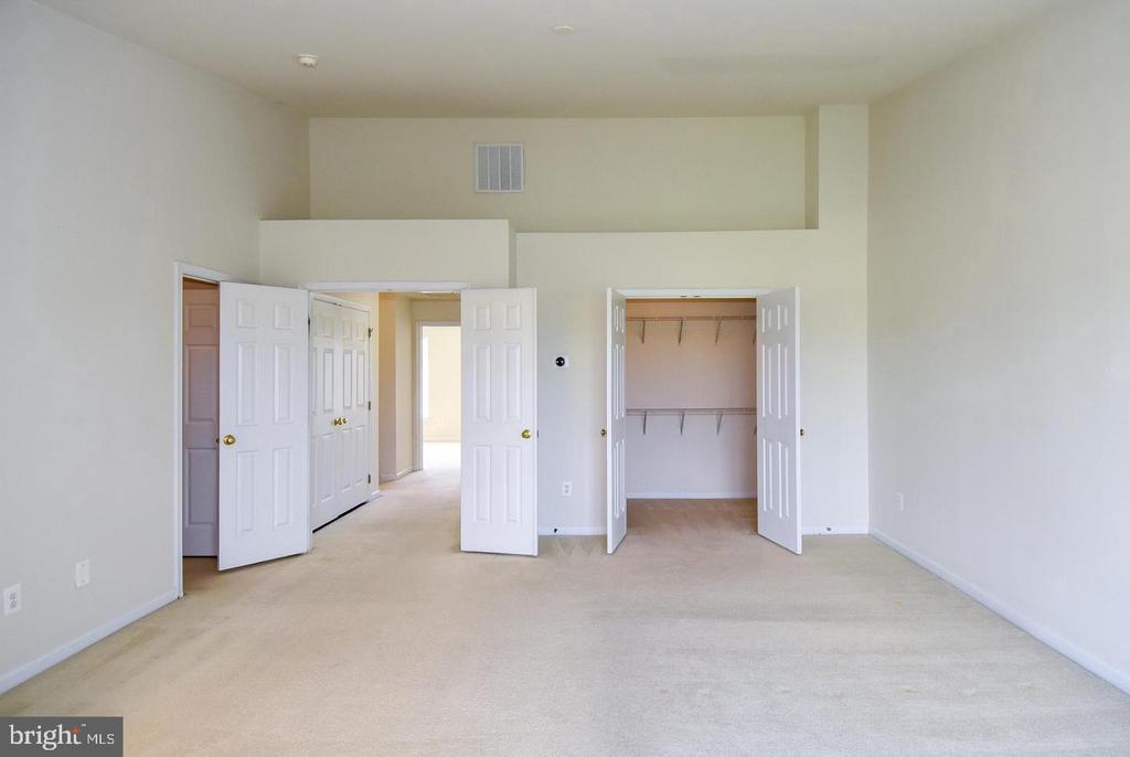 25240 LYON TERRACE
