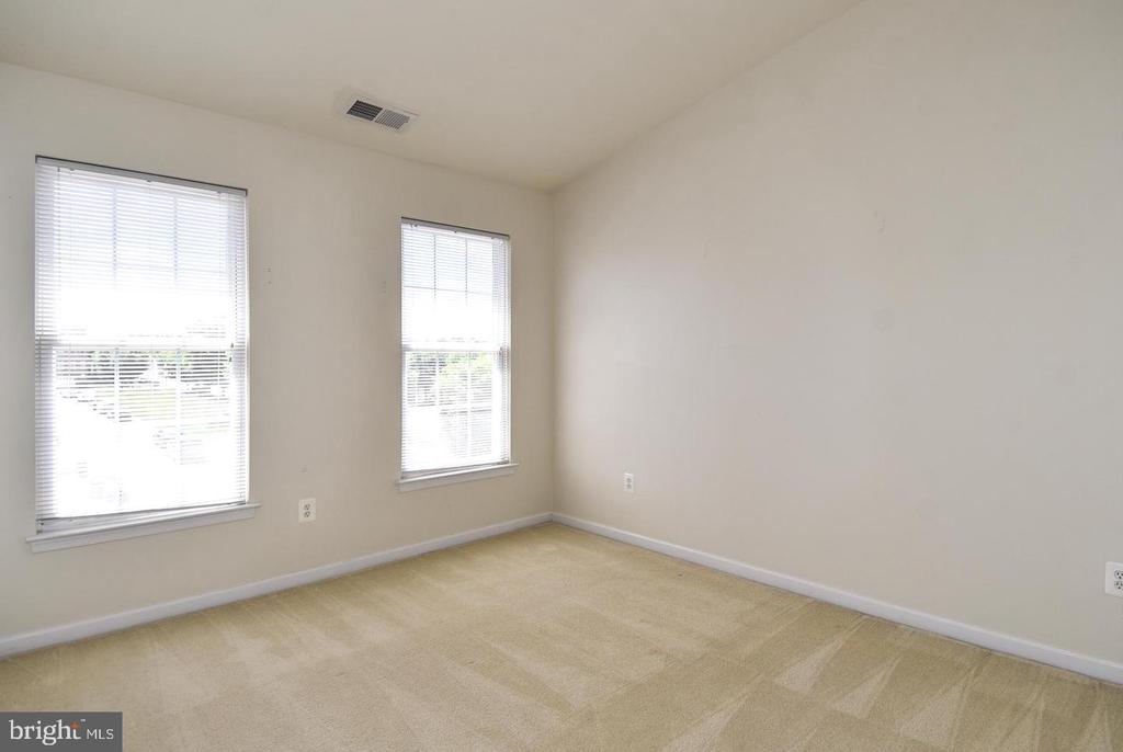25240 LYON TERRACE
