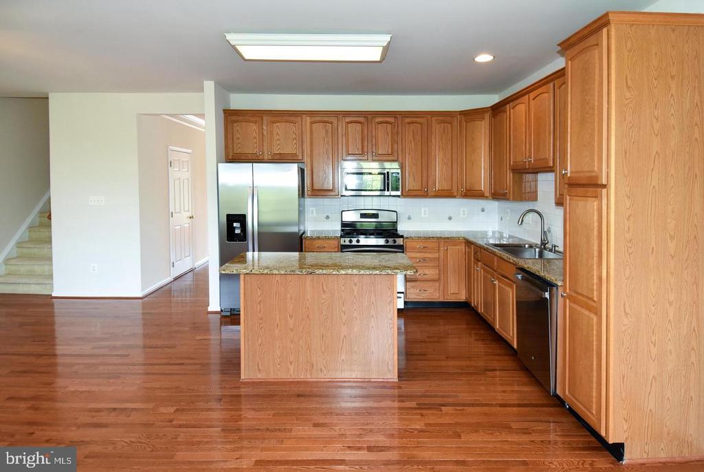 25240 LYON TERRACE