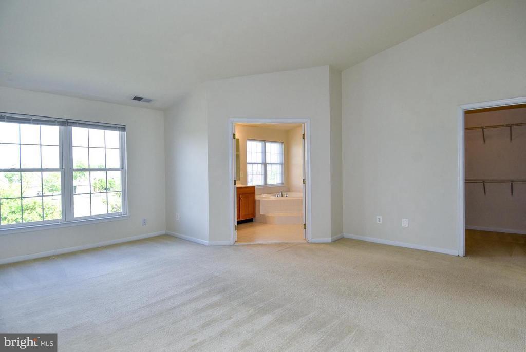 25240 LYON TERRACE