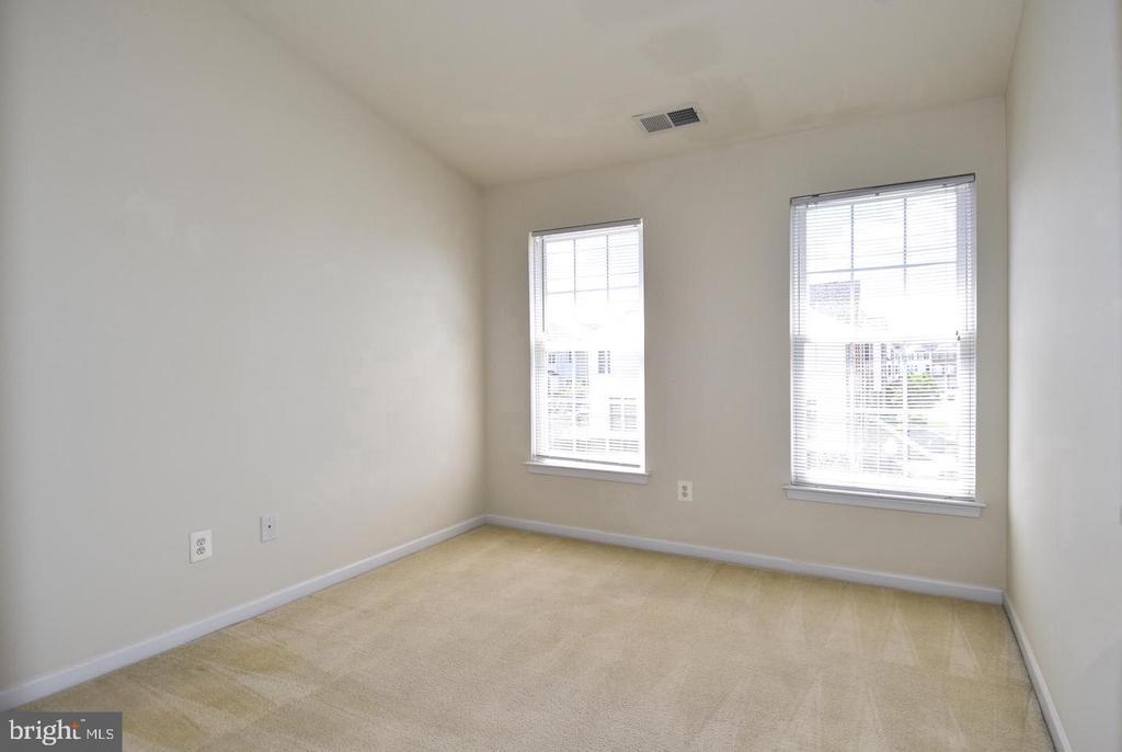 25240 LYON TERRACE