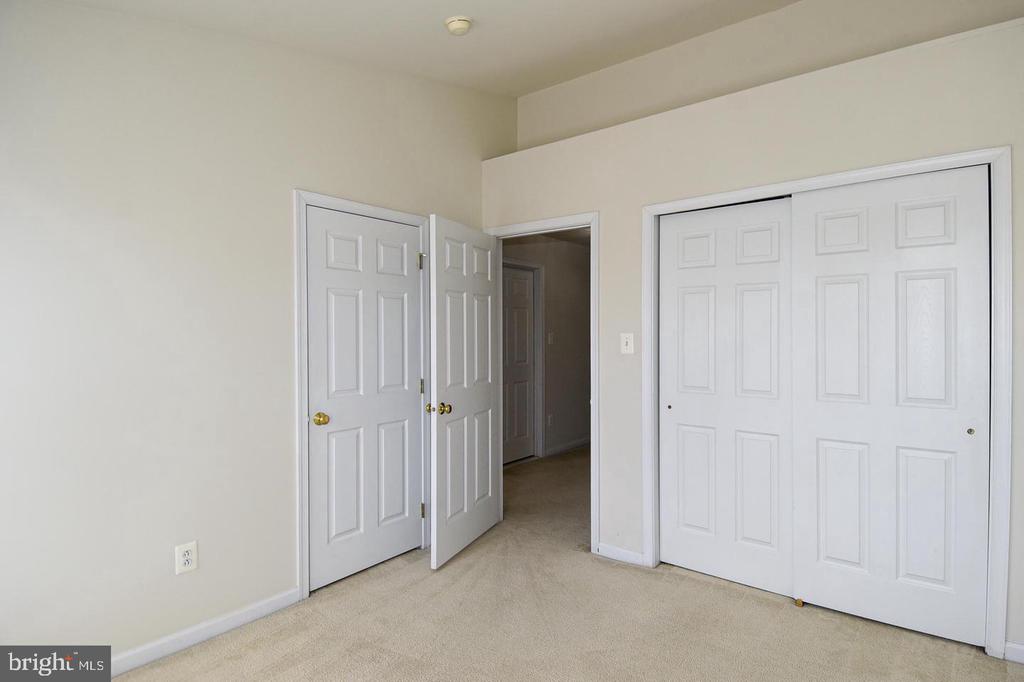 25240 LYON TERRACE