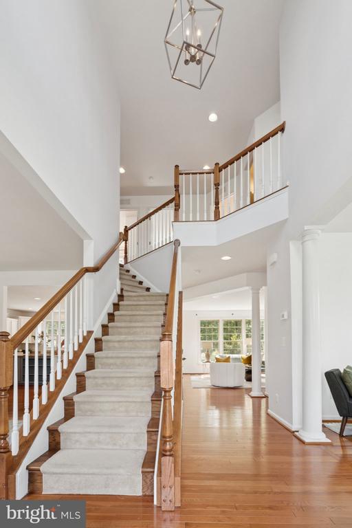 42121 OAK CREST CIRCLE