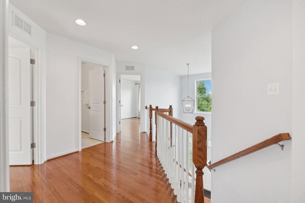 42121 OAK CREST CIRCLE