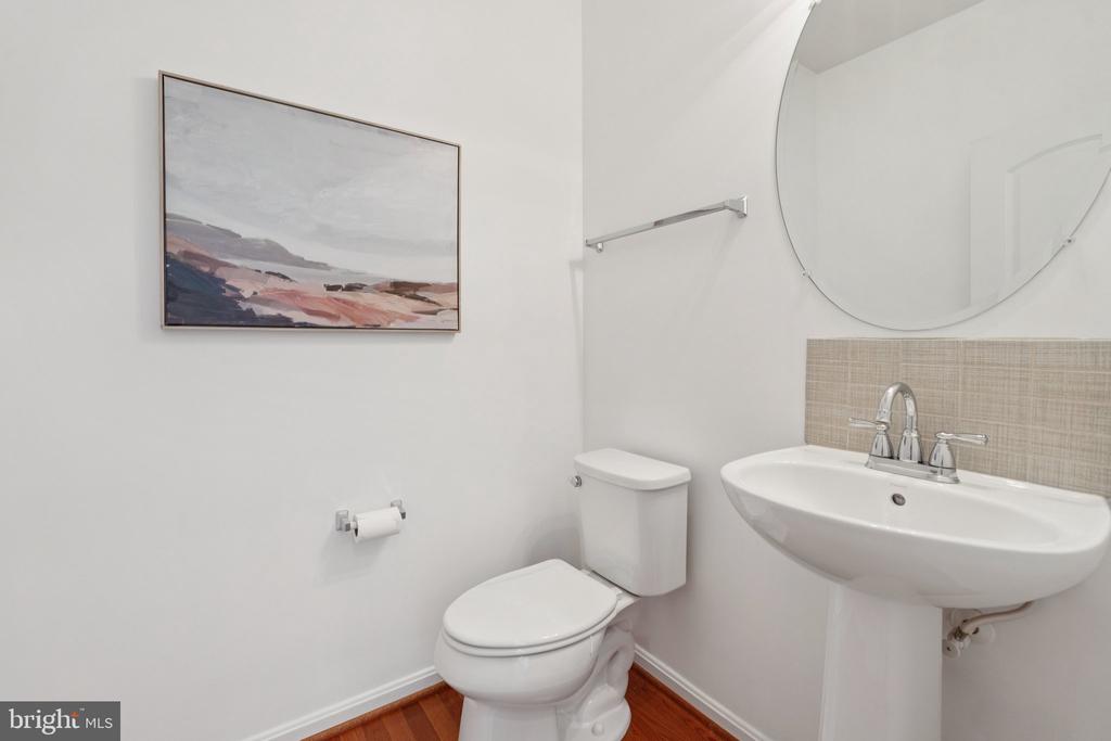 42121 OAK CREST CIRCLE
