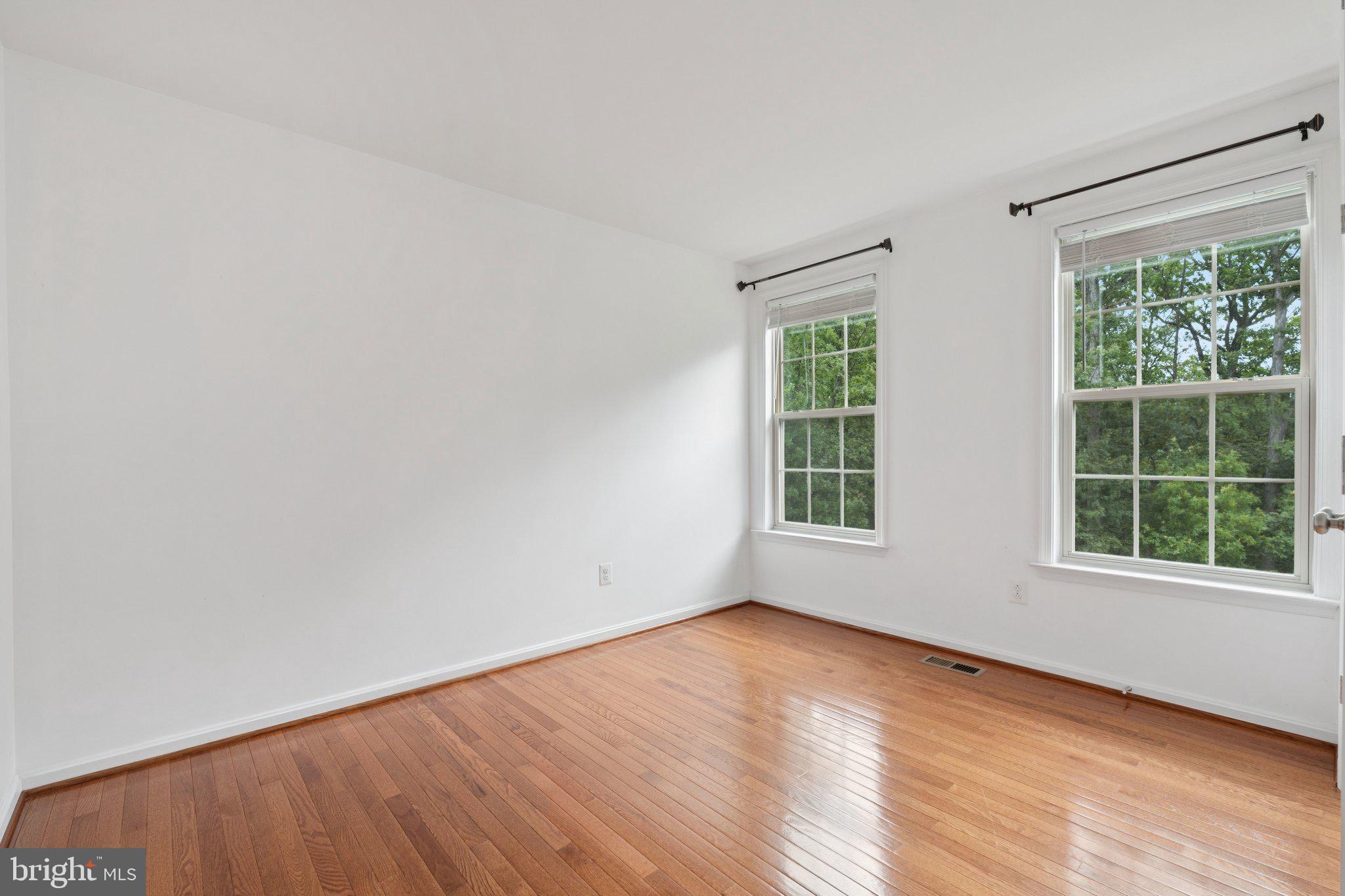 42121 OAK CREST CIRCLE