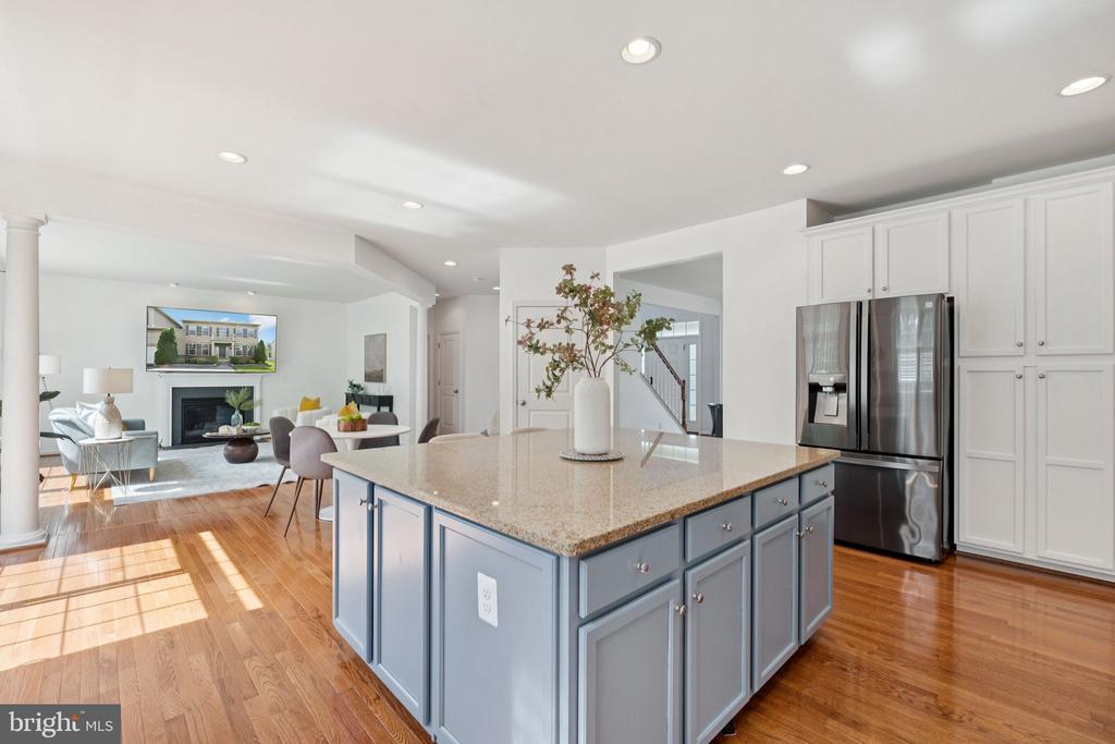 42121 OAK CREST CIRCLE