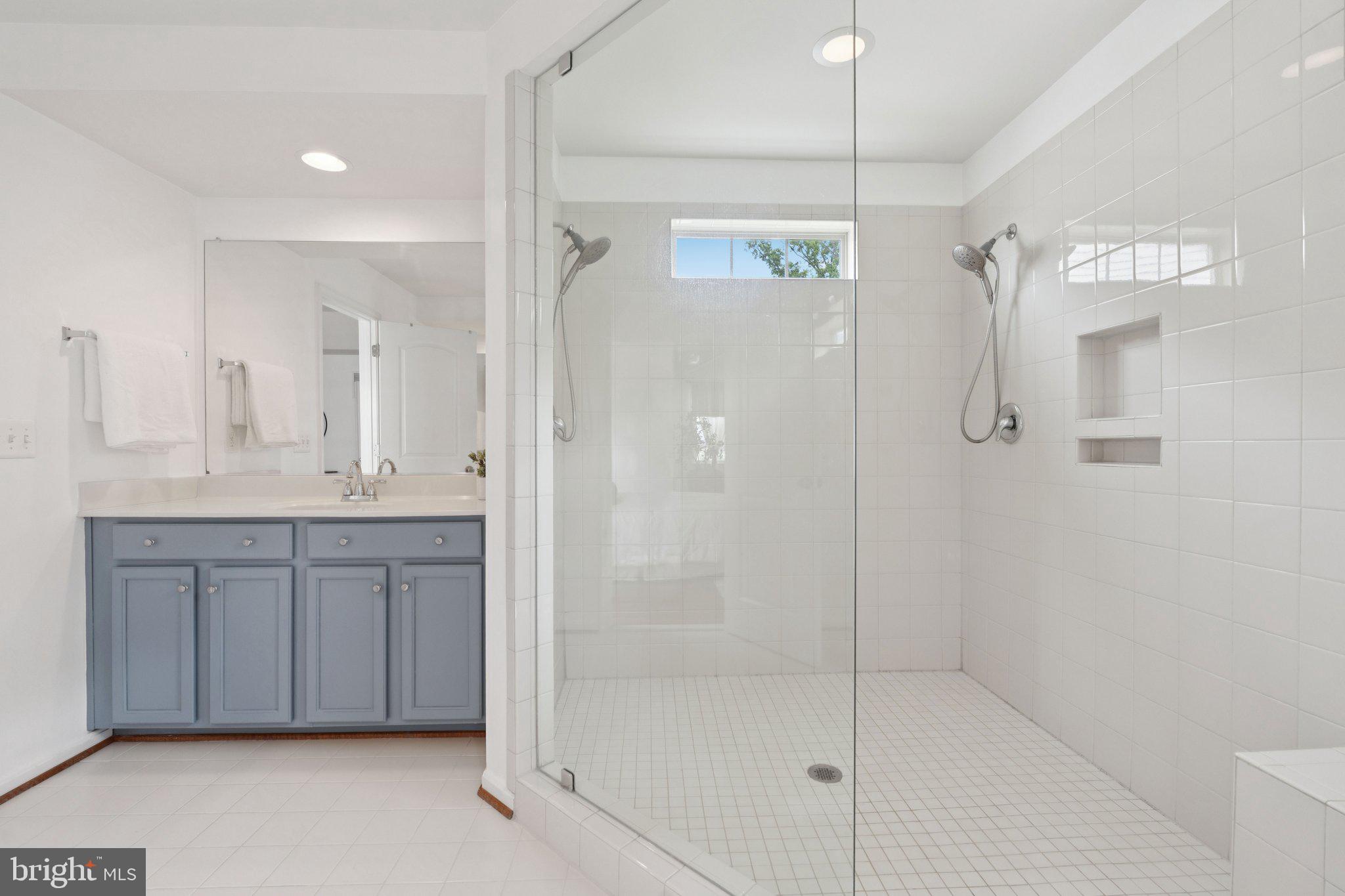42121 OAK CREST CIRCLE
