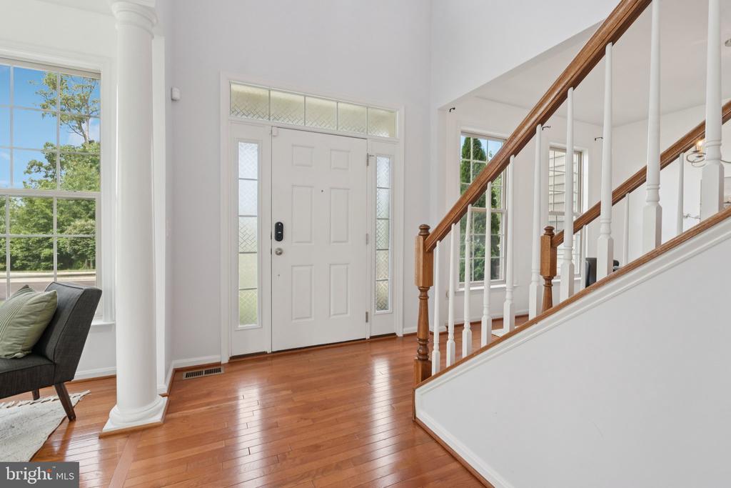 42121 OAK CREST CIRCLE