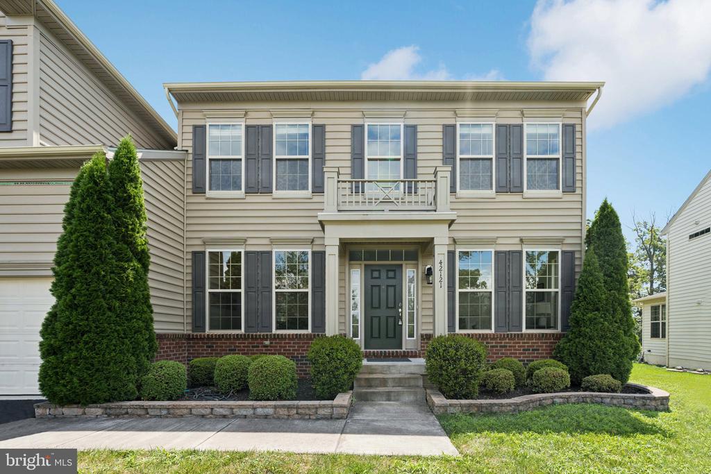 42121 OAK CREST CIRCLE