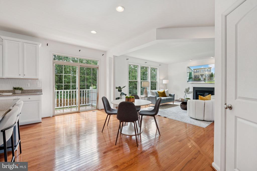 42121 OAK CREST CIRCLE
