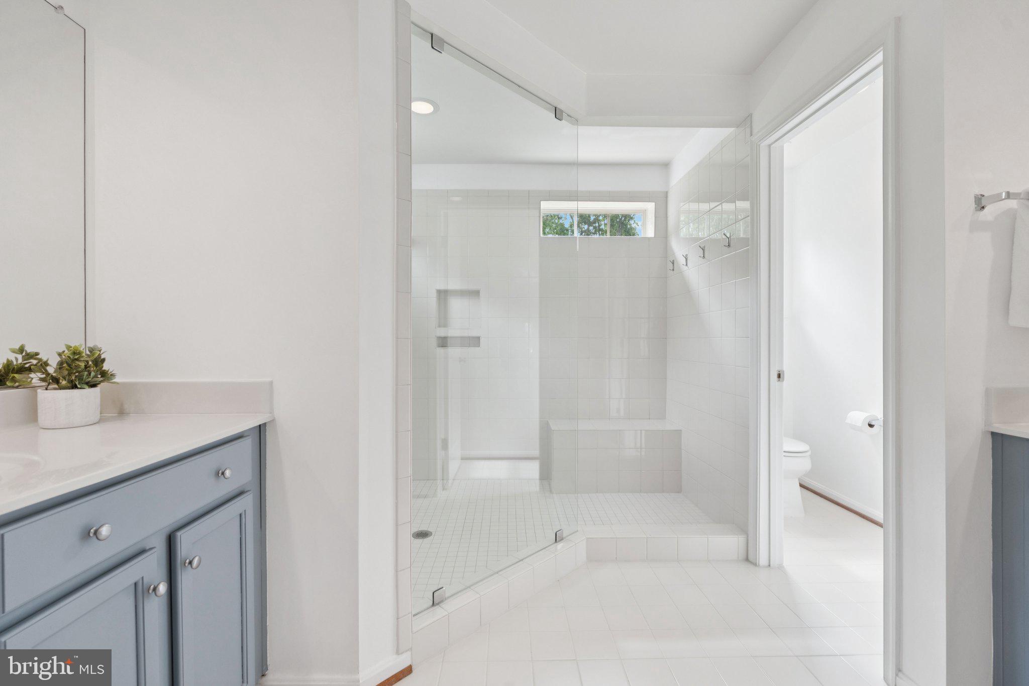 42121 OAK CREST CIRCLE