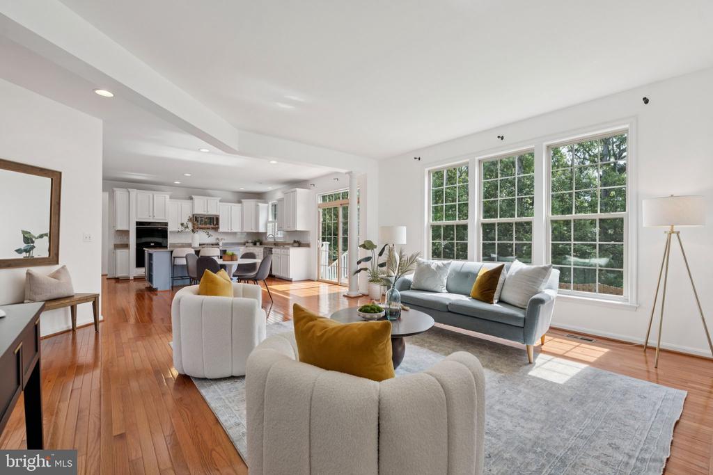 42121 OAK CREST CIRCLE