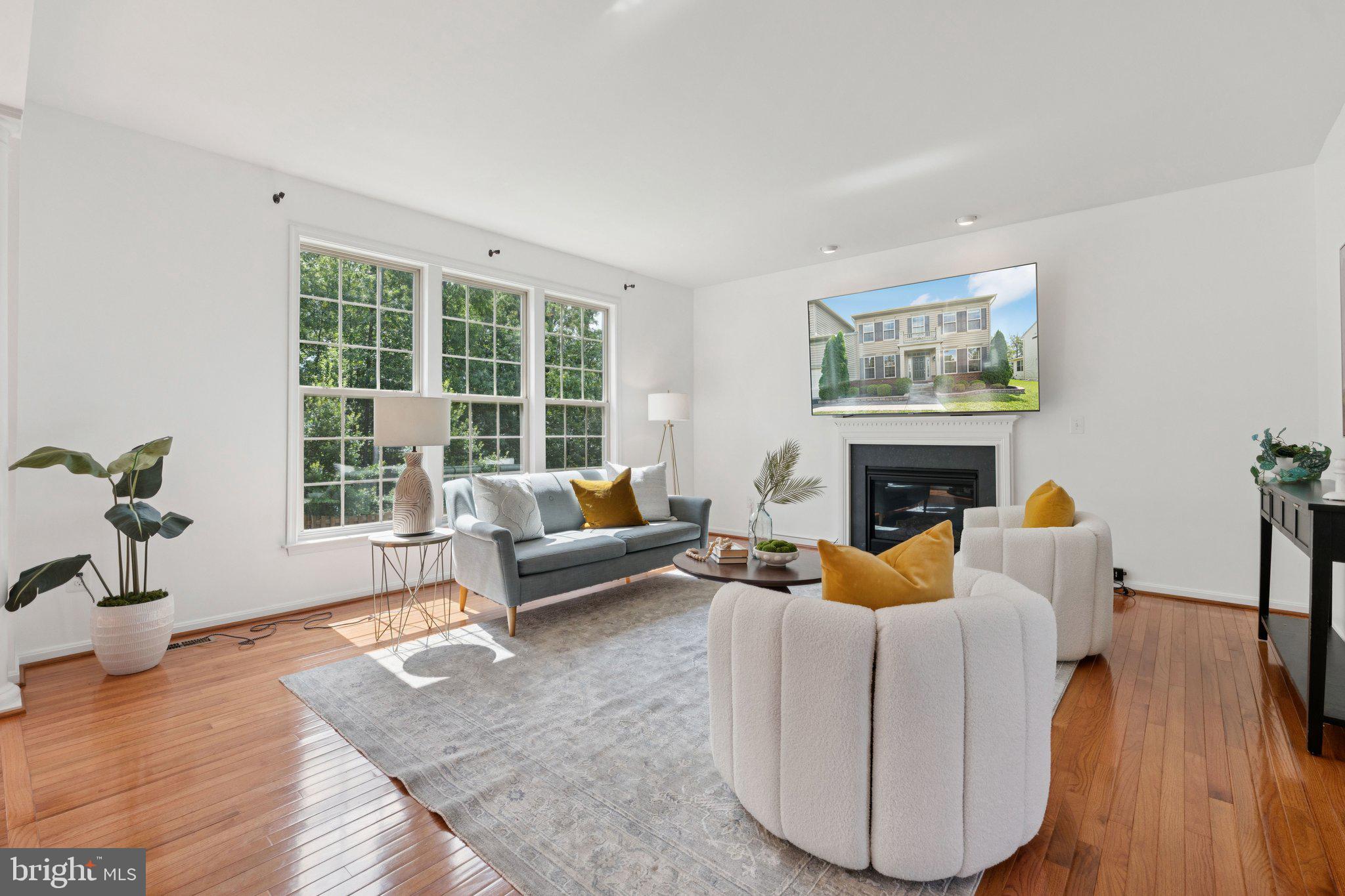 42121 OAK CREST CIRCLE